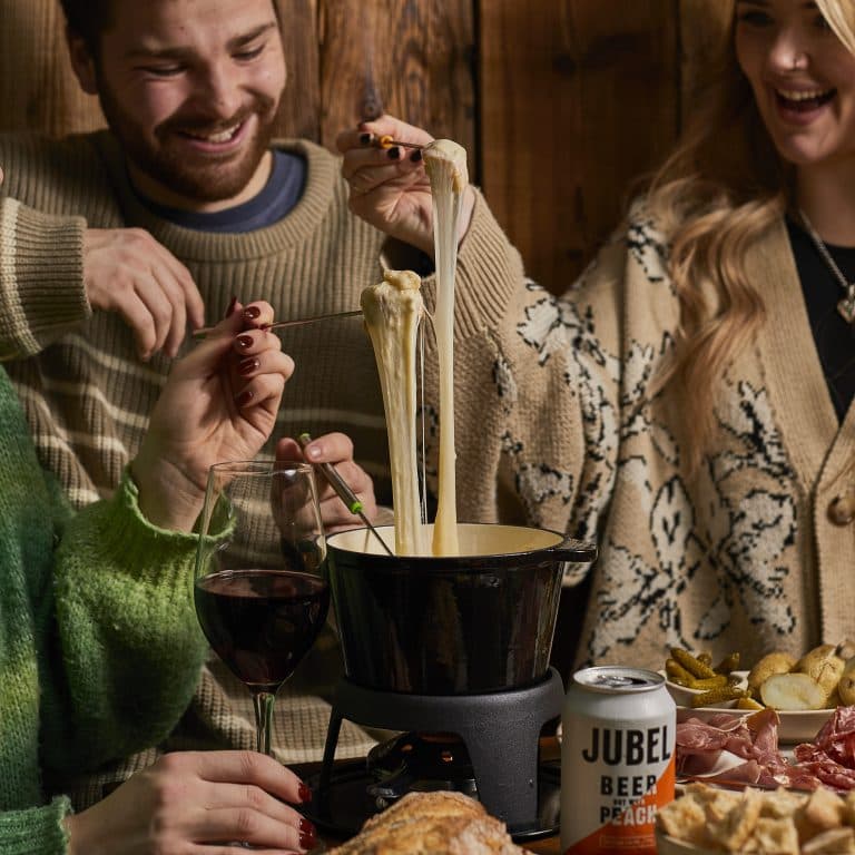 Cover Image for Savour the Slopes with Après-Ski Specials at The Barley Mow